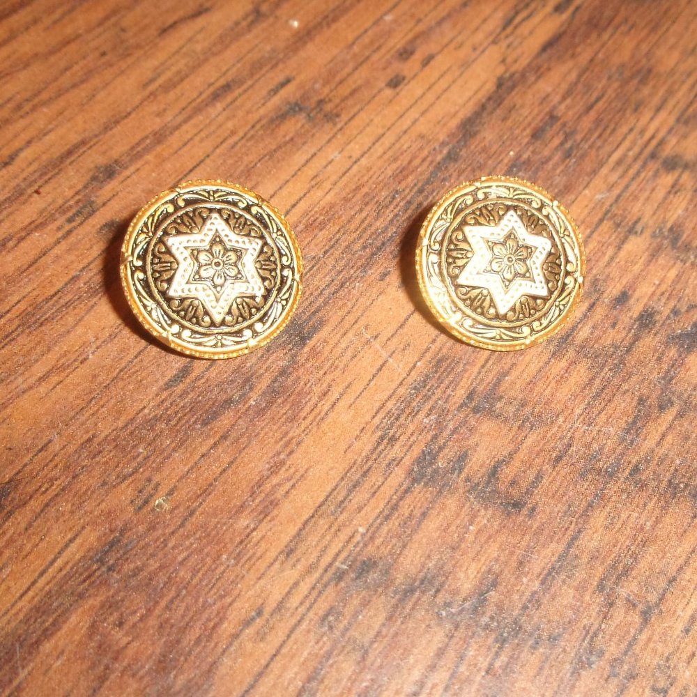 Spain clip earrings gold tone damascene star